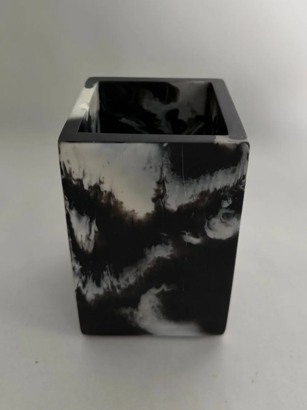 Pigeon and Poodle - Bahia Black Swirl - Designer Toothbrush Holder